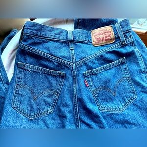 Levi’s High Waisted Straight Jeans